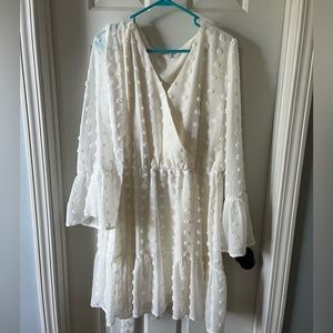 White long sleeve boutique dress